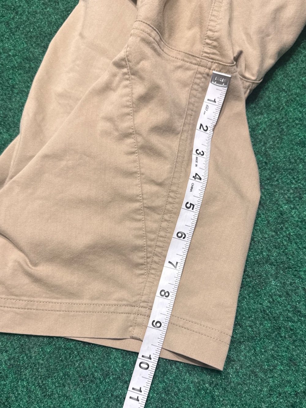 Nike Dri-Fit Tour Performance Golf Shorts (W34 & 9.5” Inseam / Beige) - Picture 6 of 6